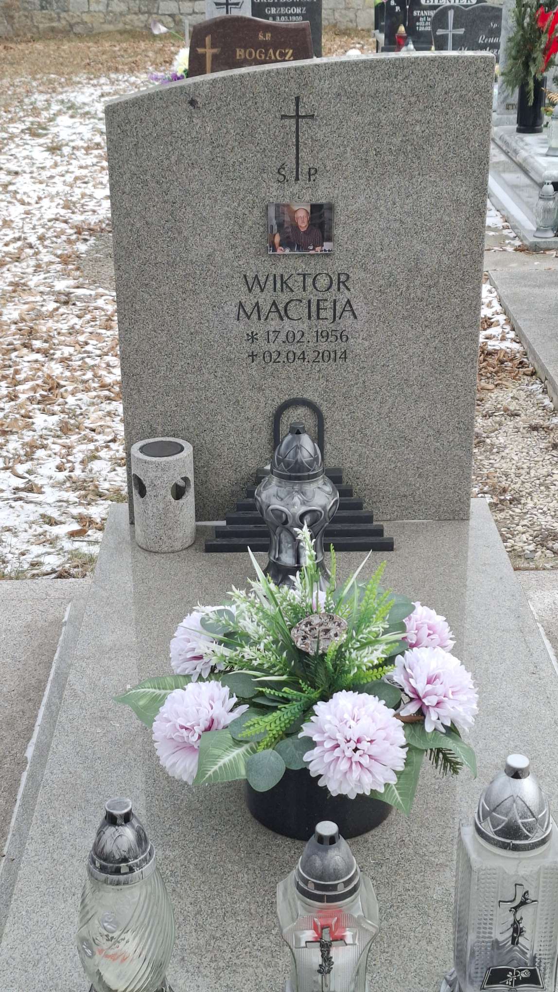 Grób Wiktor Macieja
