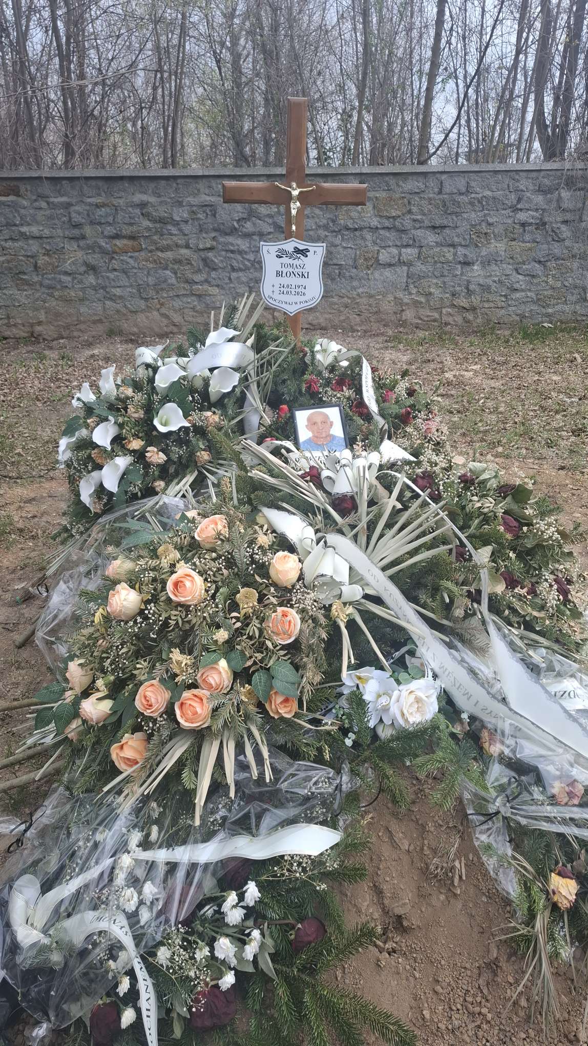 Tomasz Błoński 1974 Strzegom - Grobonet - Wyszukiwarka osób pochowanych