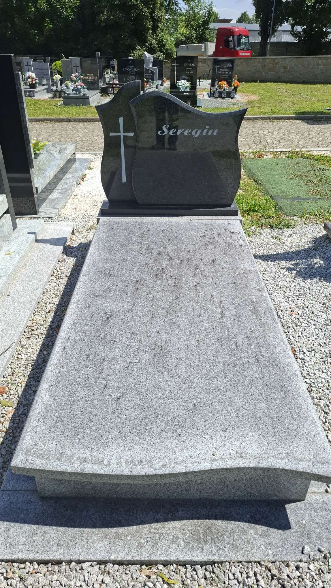 Grób Roman Seregin