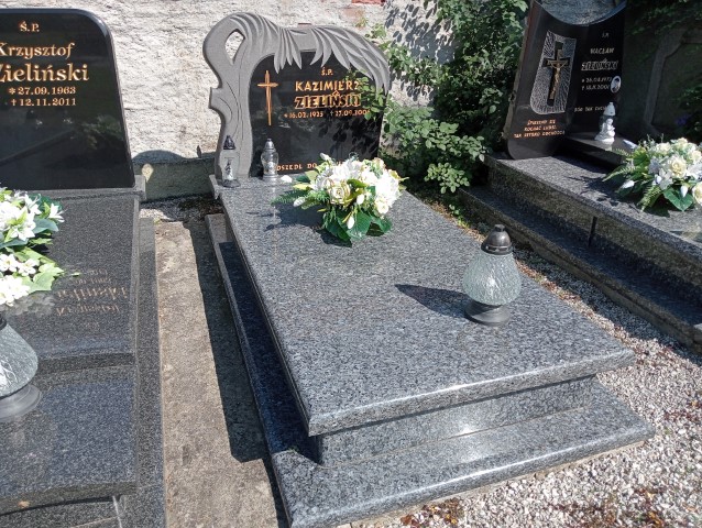 Grób Kazimierz Zieliński